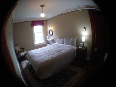 Traditional Queen room, with shared bath Balch Hotel